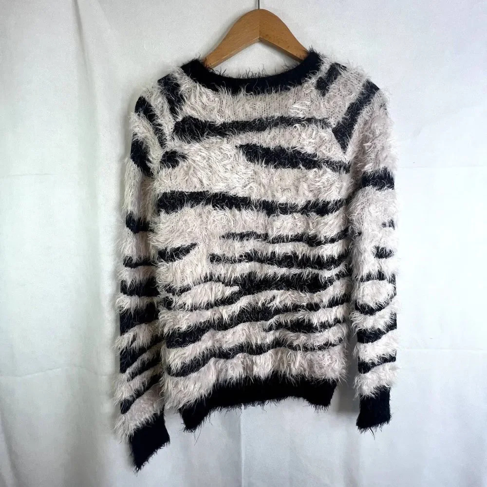 Doe & Rae Fuzzy Zebra Print Sweater Size Small - Picture 2 of 9